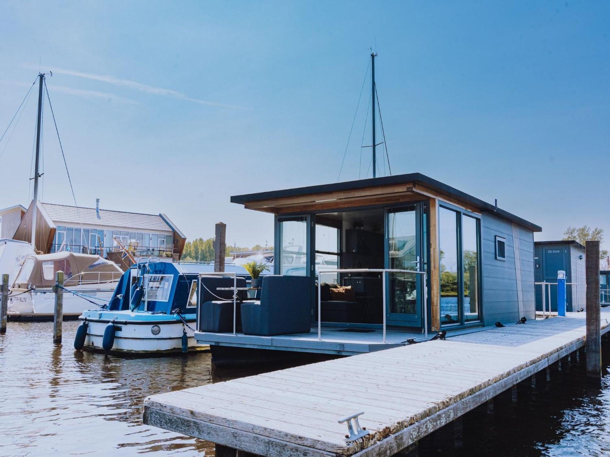 Modern Houseboat With Air Conditioning Located In Marina Uitgeest Zewnętrze zdjęcie