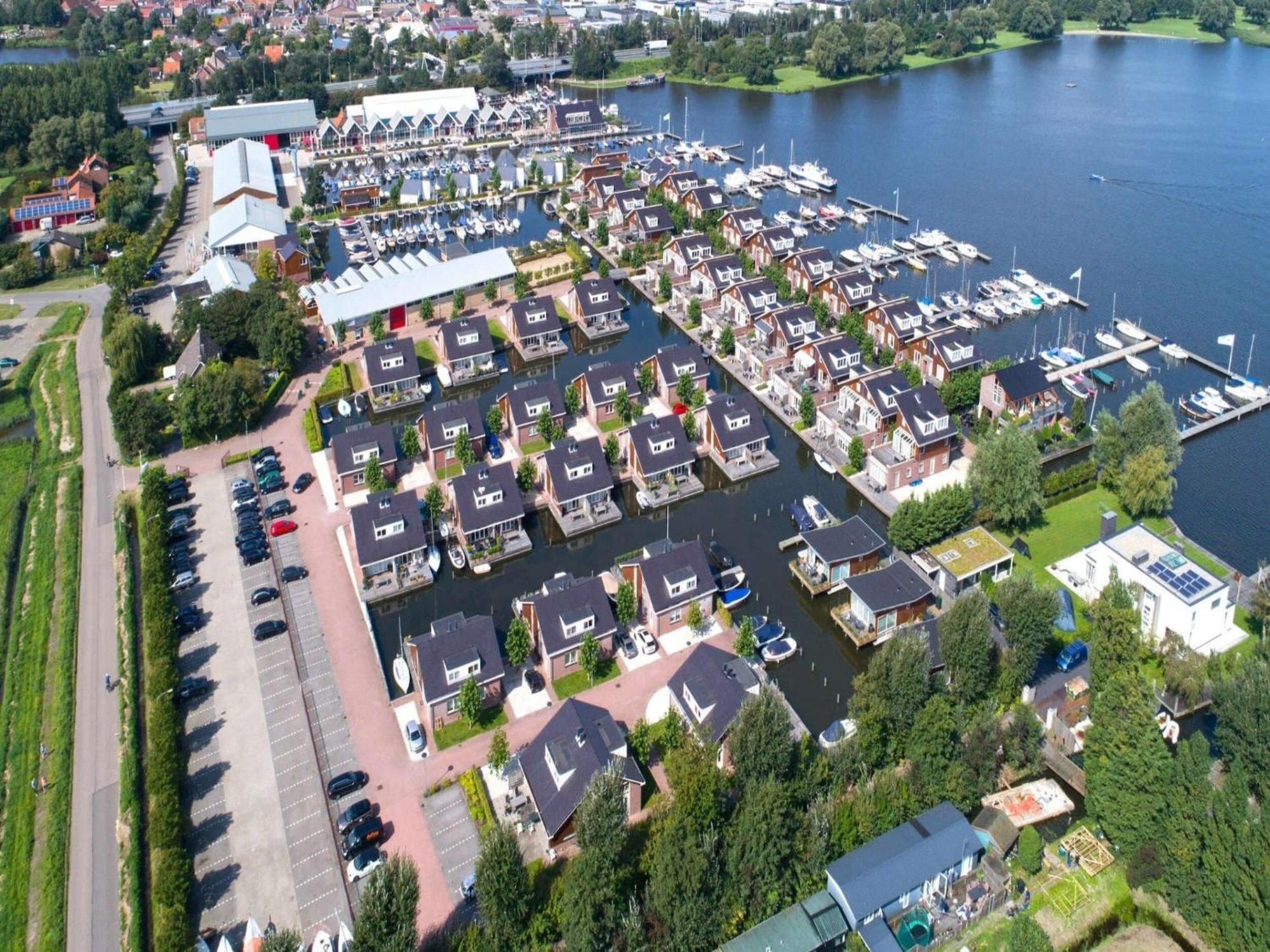 Modern Houseboat With Air Conditioning Located In Marina Uitgeest Zewnętrze zdjęcie